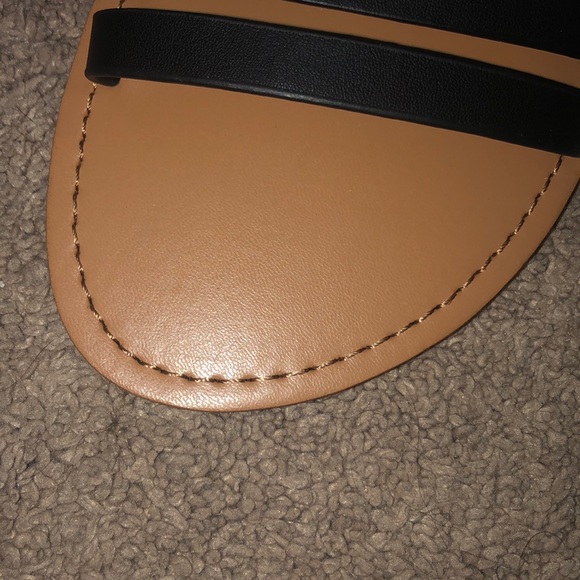 Black and tan sandals - Picture 5 of 5